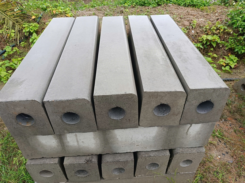Bó vỉa bê tông 18x22x100cm - Gạch Bắc Việt - Công Ty Cổ Phần Tư Vấn Và Xây Dựng Hạ Tầng Kỹ Thuật Bắc Việt